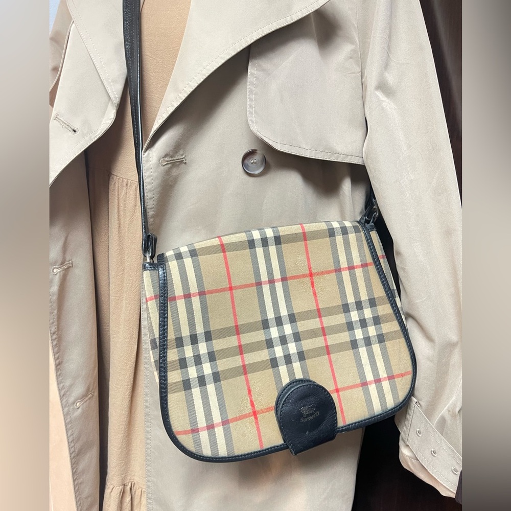 Authentic Burberrys vintage nova check tan crossbody bag